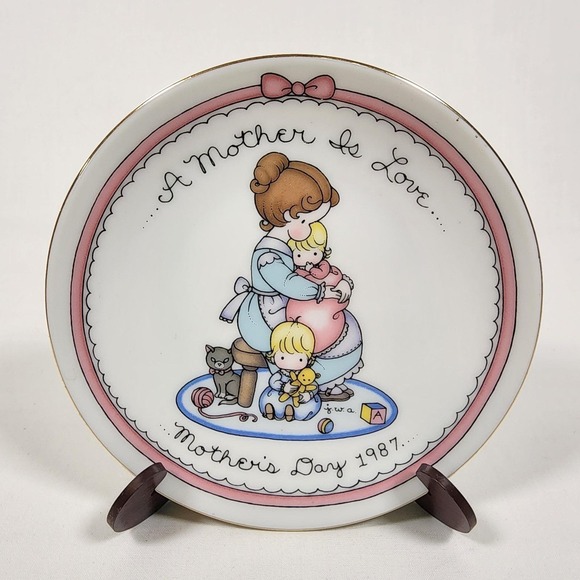 Avon Other - VINTAGE Avon A Mother Is Love Mother's Day 1987 Collectible Plate w/ Wood Stand